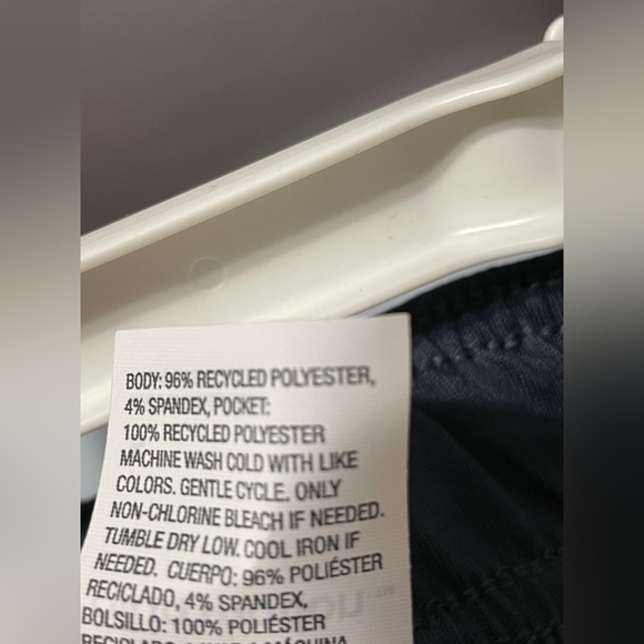 All in Motion Training Short, Navy, size Medium *L937 - Picture 11 of 11